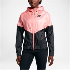 Women’s Nike Windbreaker